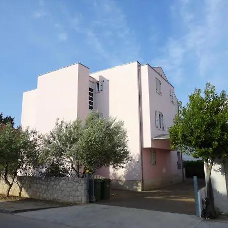 Nora Apartment